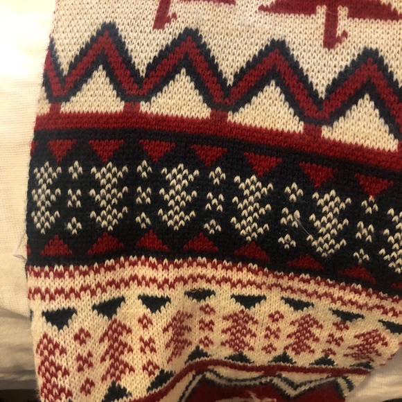 Knit Aztec pattern scarf - Picture 2 of 2